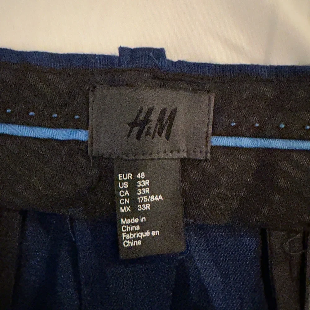 H&M linen pants, blue, never worn, slim fit, size 33R